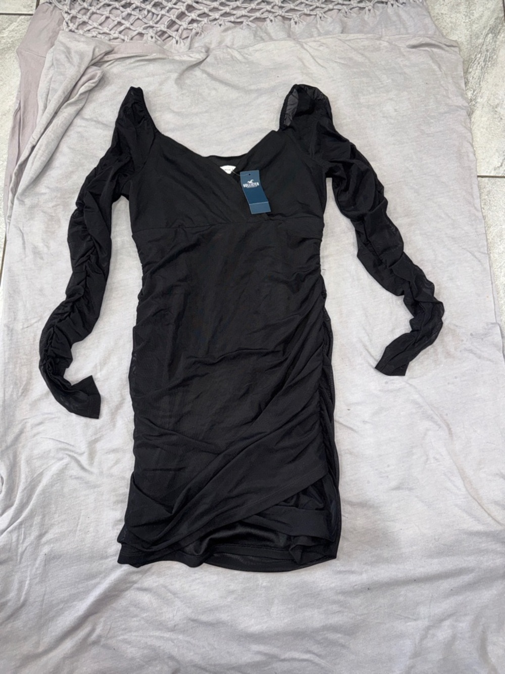 Hollister Black Long-Sleeve Ruched V-Neck Bodycon Dress